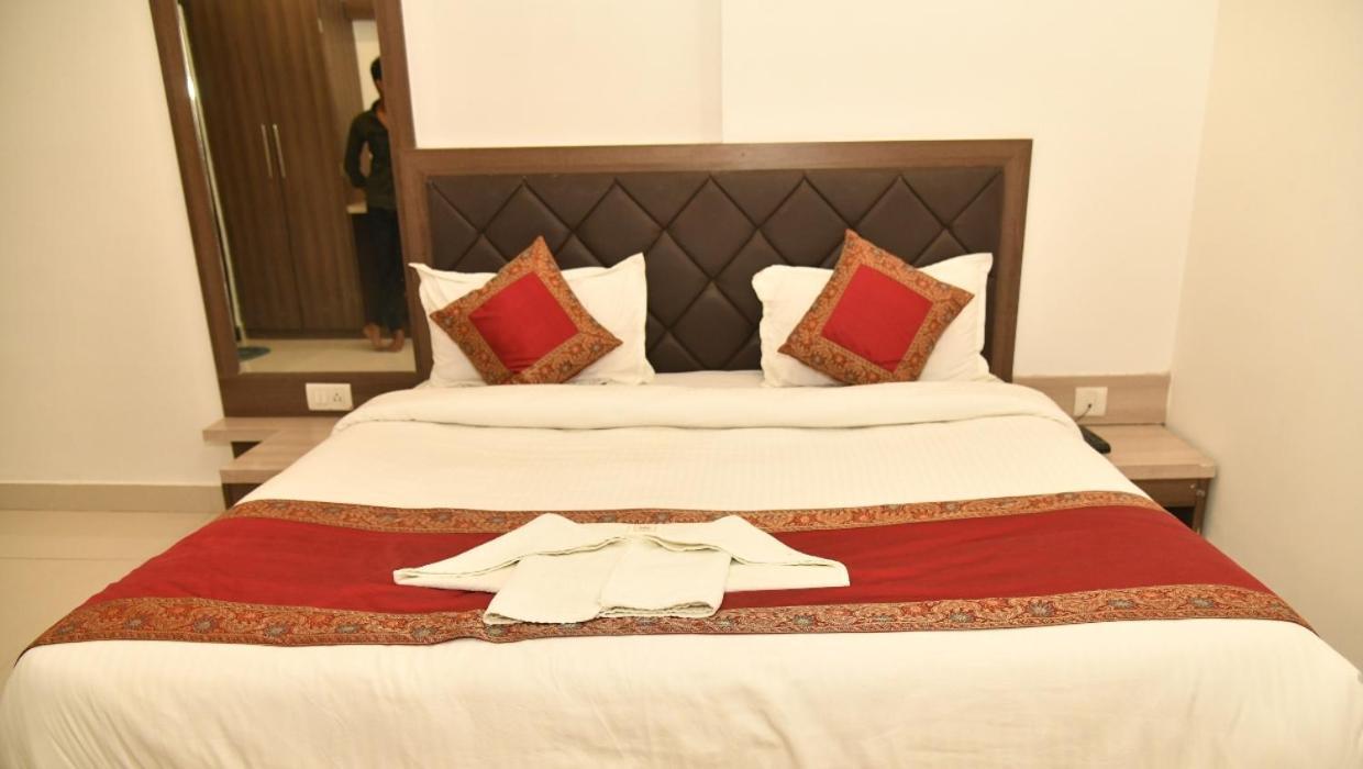Mm Continental 3* Varanasi