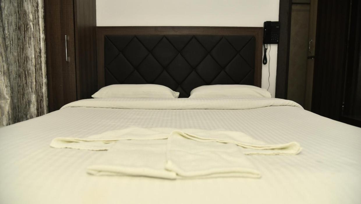 Mm Continental 3* Varanasi